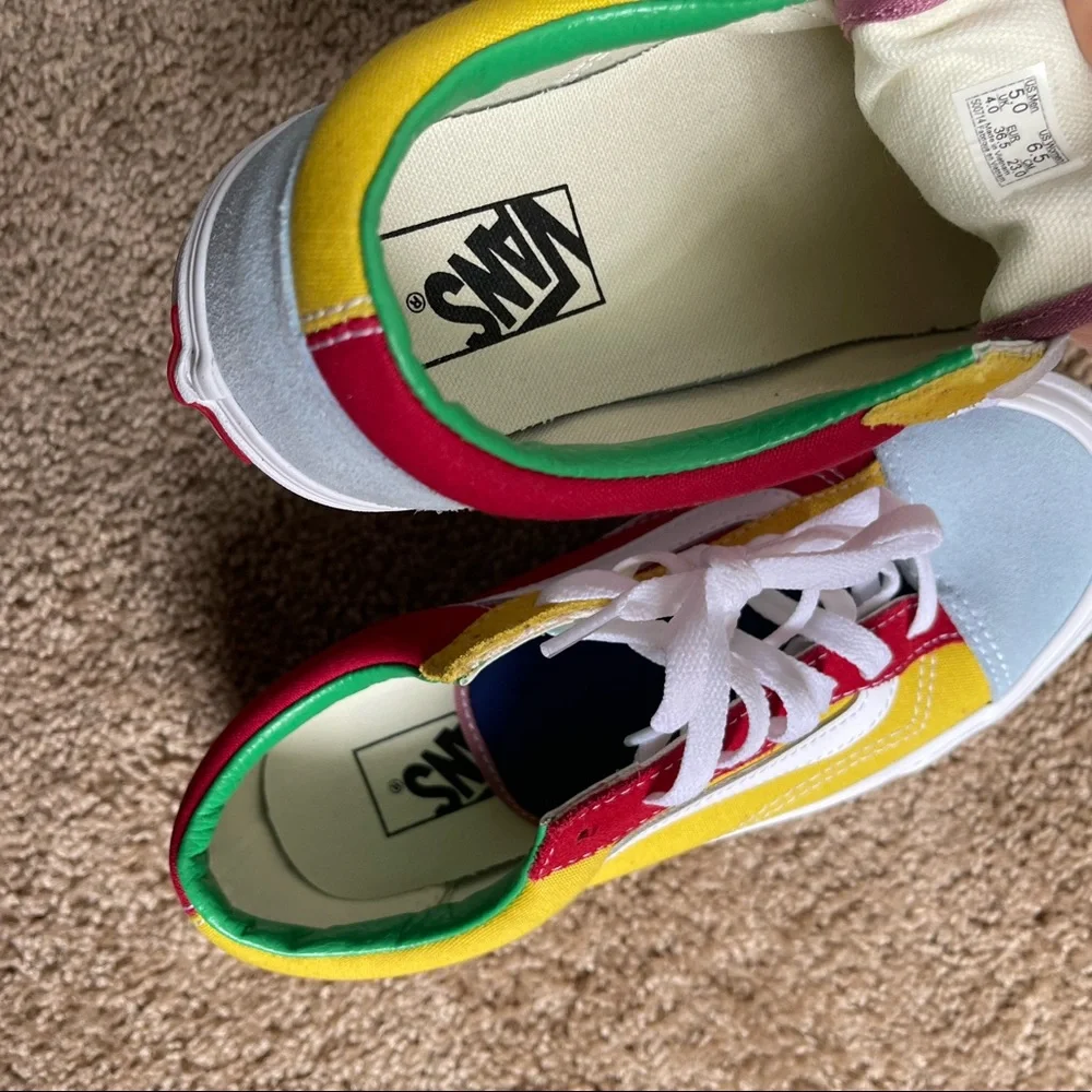 Vans - Picture 3 of 4